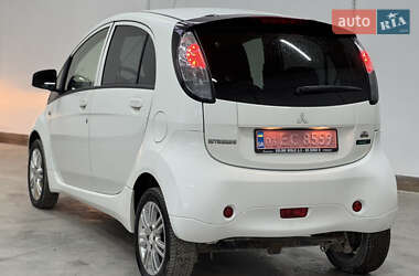 Хэтчбек Mitsubishi i-MiEV 2011 в 