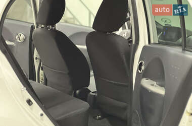 Хэтчбек Mitsubishi i-MiEV 2011 в 