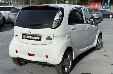 Хэтчбек Mitsubishi i-MiEV 2011 в 
