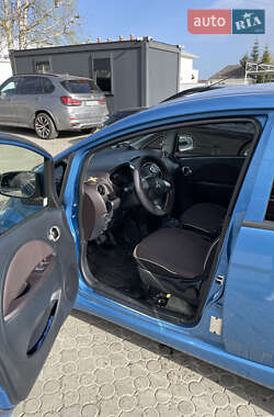 Хэтчбек Mitsubishi i-MiEV 2012 в 