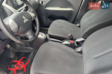 Хэтчбек Mitsubishi i-MiEV 2010 в 
