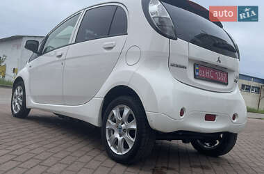 Хетчбек Mitsubishi i-MiEV 2015 в 