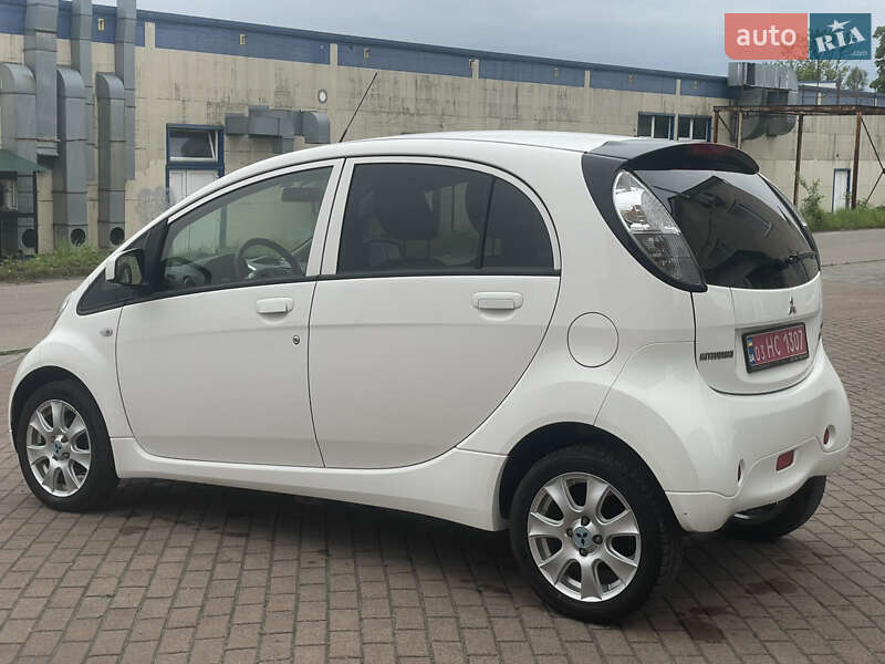Хетчбек Mitsubishi i-MiEV 2015 в Дрогобичі