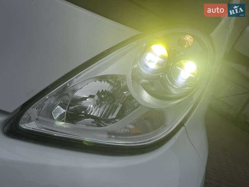 Хетчбек Mitsubishi i-MiEV 2015 в Дрогобичі