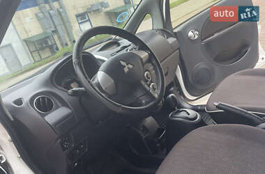 Хетчбек Mitsubishi i-MiEV 2015 в 