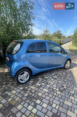 Хэтчбек Mitsubishi i-MiEV 2011 в 