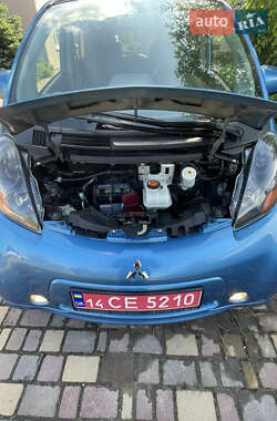 Хэтчбек Mitsubishi i-MiEV 2011 в 