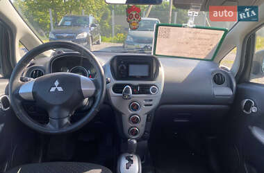 Хетчбек Mitsubishi i-MiEV 2011 в 