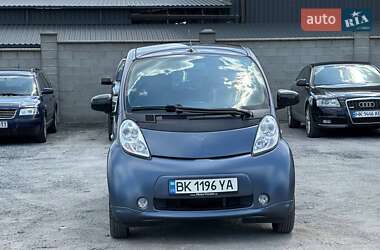 Хэтчбек Mitsubishi i-MiEV 2012 в 