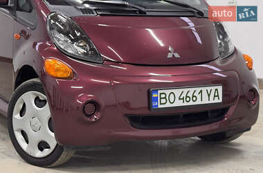 Хэтчбек Mitsubishi i-MiEV 2012 в 