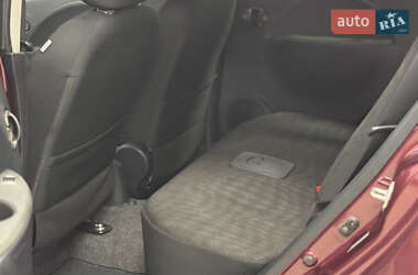 Хэтчбек Mitsubishi i-MiEV 2012 в 