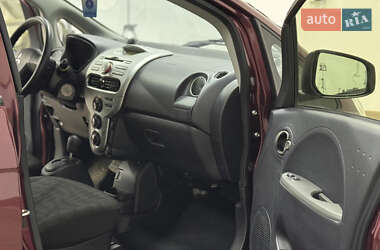 Хэтчбек Mitsubishi i-MiEV 2012 в 