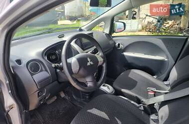 Хэтчбек Mitsubishi i-MiEV 2011 в 