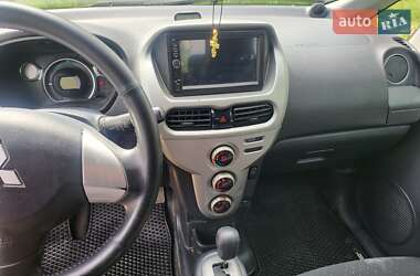 Хэтчбек Mitsubishi i-MiEV 2011 в 