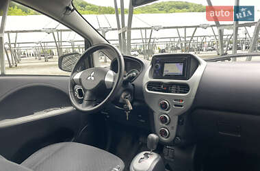 Хетчбек Mitsubishi i-MiEV 2011 в 