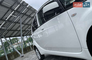 Хетчбек Mitsubishi i-MiEV 2011 в 