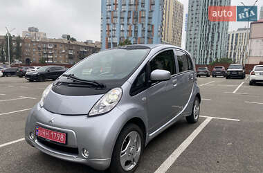 Хэтчбек Mitsubishi i-MiEV 2016 в 