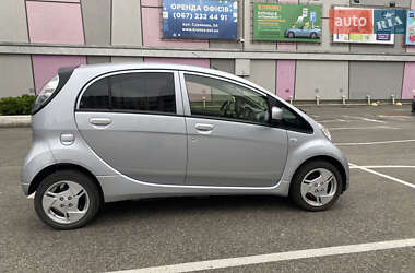 Хэтчбек Mitsubishi i-MiEV 2016 в 