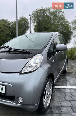 Хэтчбек Mitsubishi i-MiEV 2013 в 
