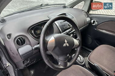 Хэтчбек Mitsubishi i-MiEV 2013 в 