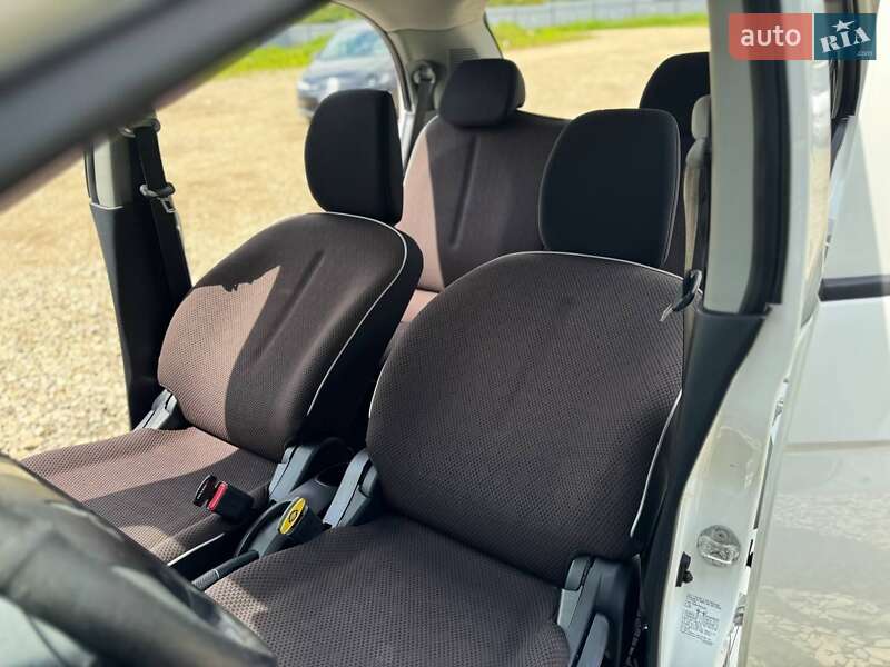 Хэтчбек Mitsubishi i-MiEV 2012 в Трускавце фото 23 Хэтчбек Mitsubishi i-MiEV 2012 в Трускавце