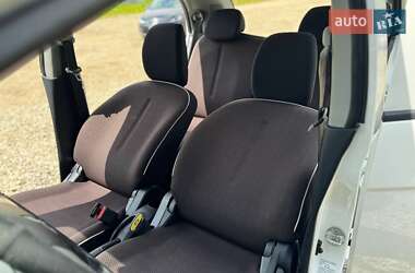 Хетчбек Mitsubishi i-MiEV 2012 в 