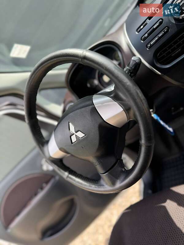 Хэтчбек Mitsubishi i-MiEV 2012 в Трускавце фото 29 Хэтчбек Mitsubishi i-MiEV 2012 в Трускавце