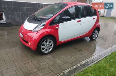 Хэтчбек Mitsubishi i-MiEV 2011 в 