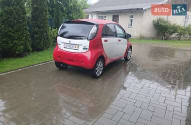 Хэтчбек Mitsubishi i-MiEV 2011 в 
