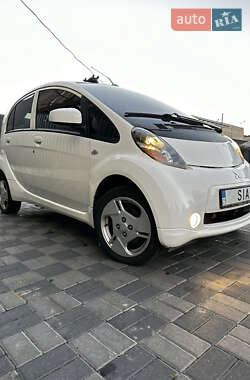 Хэтчбек Mitsubishi i-MiEV 2011 в 