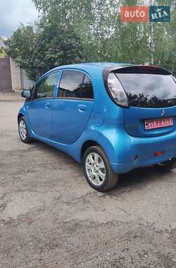 Хэтчбек Mitsubishi i-MiEV 2015 в 