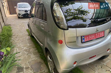 Хэтчбек Mitsubishi i-MiEV 2016 в 