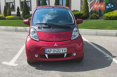 Хэтчбек Mitsubishi i-MiEV 2013 в 