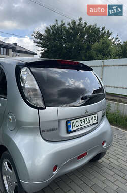 Хэтчбек Mitsubishi i-MiEV 2011 в 
