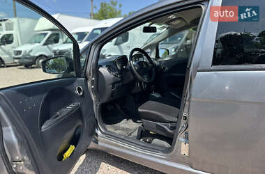 Хэтчбек Mitsubishi i-MiEV 2011 в 
