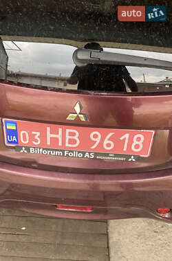 Хэтчбек Mitsubishi i-MiEV 2012 в 