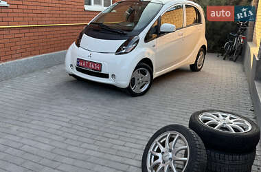 Хэтчбек Mitsubishi i-MiEV 2011 в 