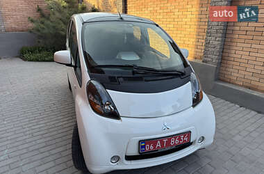 Хэтчбек Mitsubishi i-MiEV 2011 в 