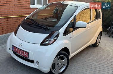 Хэтчбек Mitsubishi i-MiEV 2011 в 