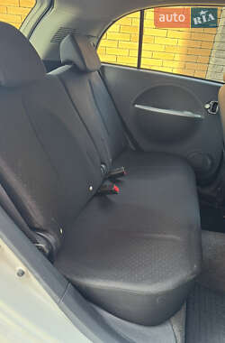 Хэтчбек Mitsubishi i-MiEV 2011 в 