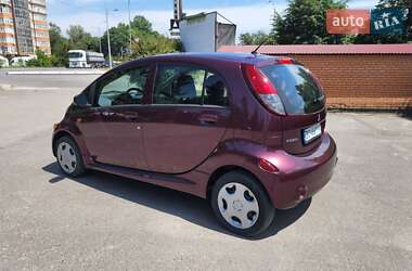 Хэтчбек Mitsubishi i-MiEV 2012 в 