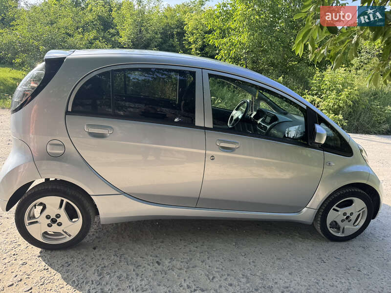 Хэтчбек Mitsubishi i-MiEV 2011 в Каменец-Подольском