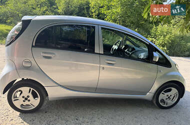 Хэтчбек Mitsubishi i-MiEV 2011 в 