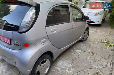 Хэтчбек Mitsubishi i-MiEV 2016 в 
