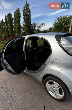 Хэтчбек Mitsubishi i-MiEV 2015 в 