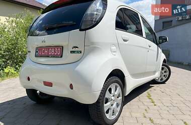 Хэтчбек Mitsubishi i-MiEV 2012 в 