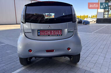 Хэтчбек Mitsubishi i-MiEV 2015 в 