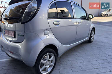 Хэтчбек Mitsubishi i-MiEV 2015 в 