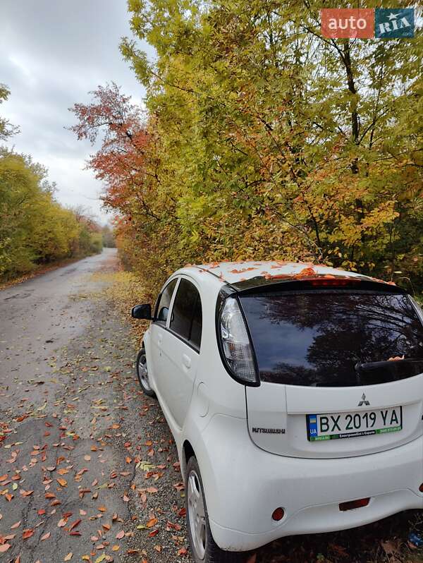 Хетчбек Mitsubishi i-MiEV 2014 в Кам'янець-Подільському
