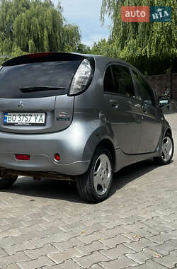 Хэтчбек Mitsubishi i-MiEV 2011 в 